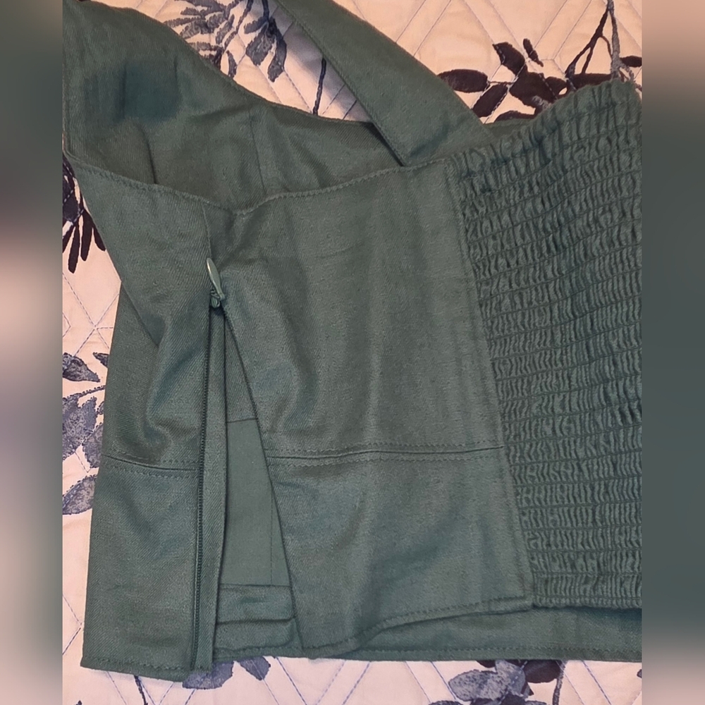 NWOT Banana Republic Green Linen Blend Crop Top | Smocked Back | Size 10 Summer - Picture 5 of 5